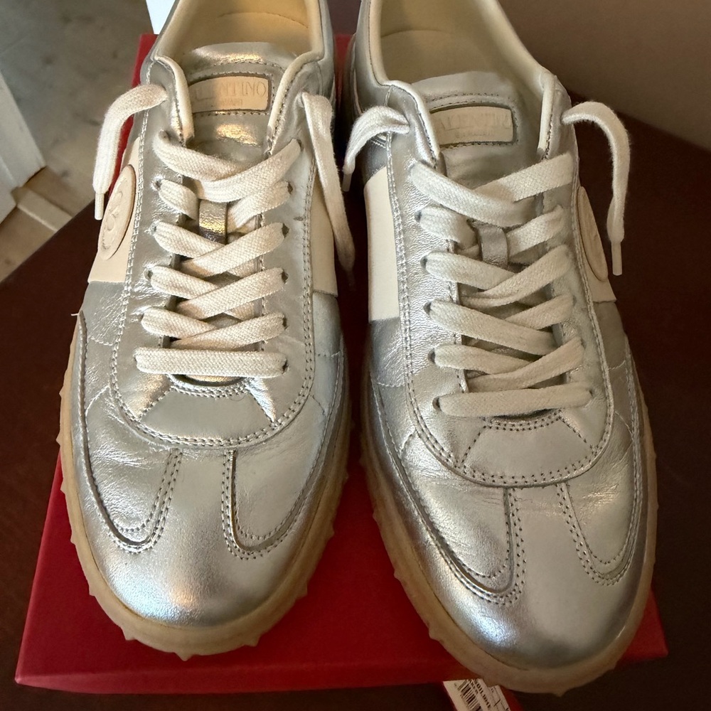 Valentino Sneakers size 40